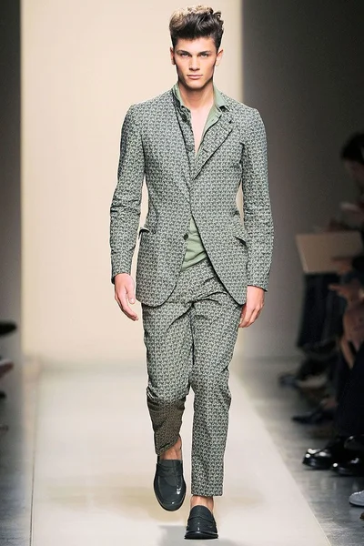 Look 11